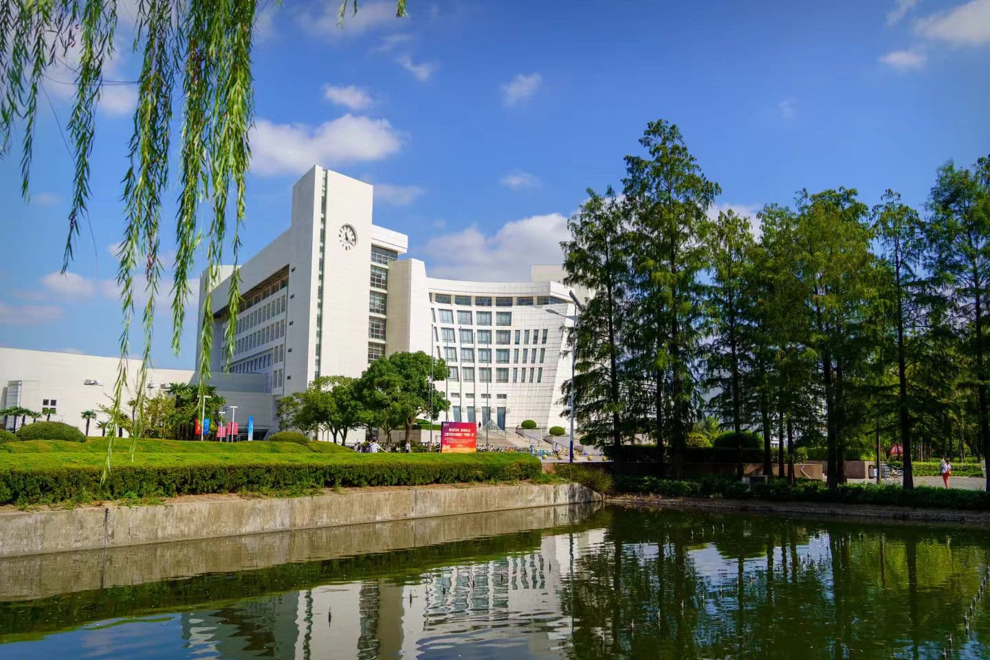 上海大学校园景色